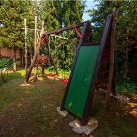 5 Bedroom Istrian Villa Estate with Large Pool and Gardens near Barban, Sleeps 12